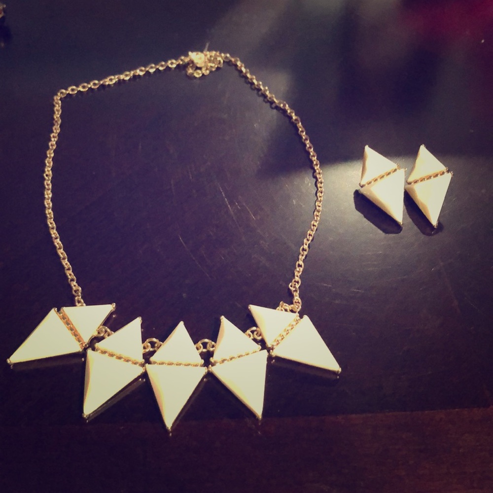 Necklace and earrings set